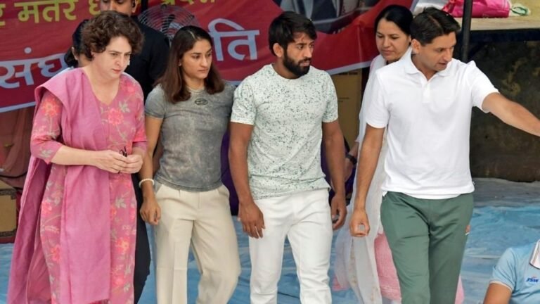 vinesh-phogat-priyanka-gandhu